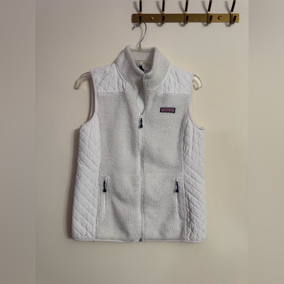 Vineyard Vines Jackets & Blazers - Vineyard Vines Cream White Quilted Sherpa Vest Women’s Small S
